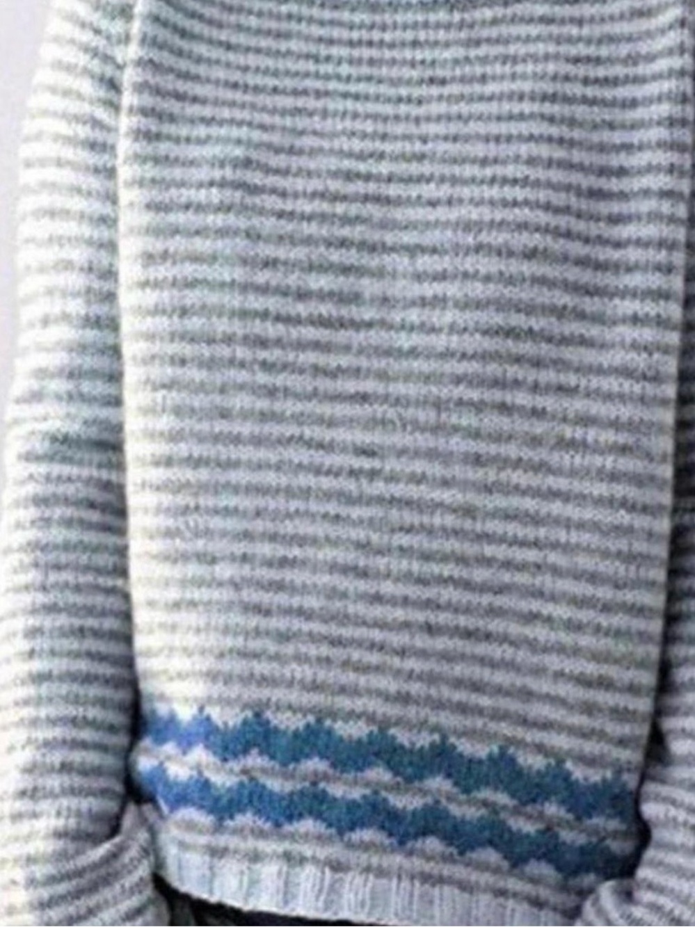 Cozy Light Gray Striped Women's Sweater with Blue Accent